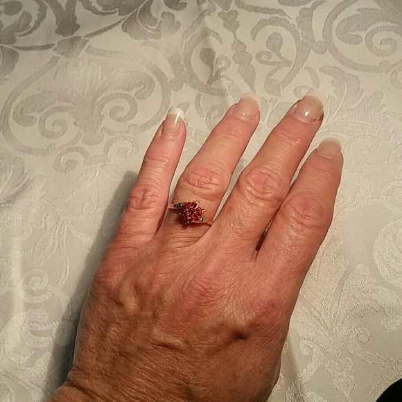 Solid Gold Ring - Picture 6 of 7